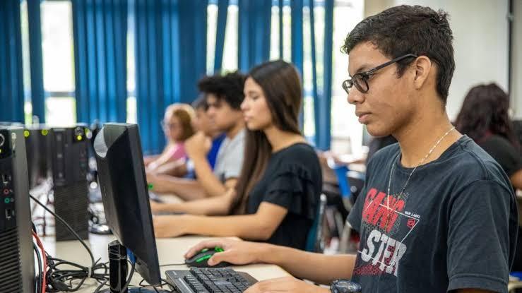 Senai-AM oferece 36 cursos gratuitos nas áreas de tecnologia, indústria e inovação