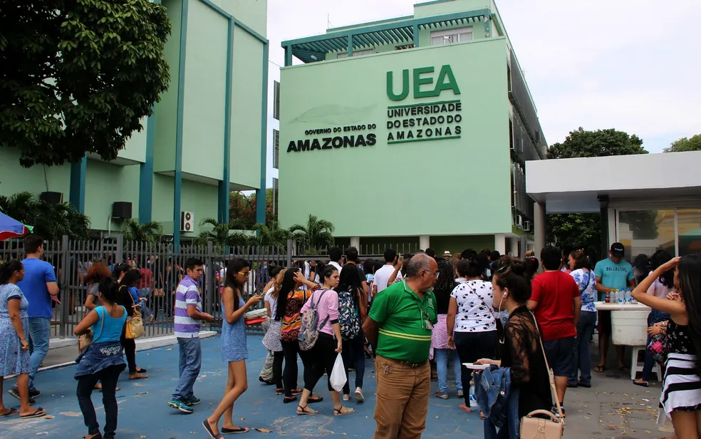 Prazo para solicitar isenção da taxa de inscrição do Vestibular e SIS da UEA encerra nesta sexta-feira (24)