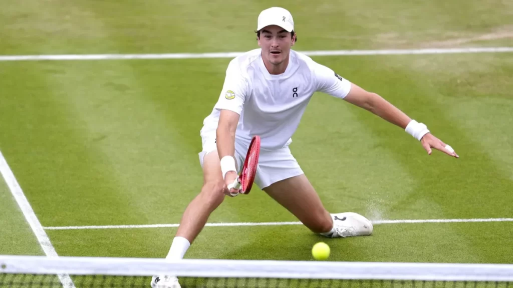 João Fonseca pode igualar Guga caso vença próximo jogo em Wimbledon