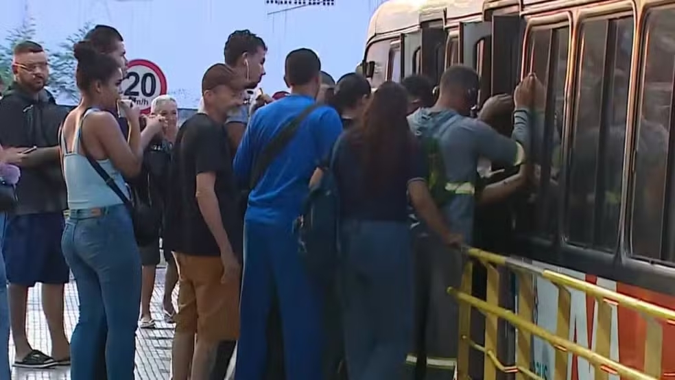 Paralisação de ônibus: Sinetram diz que 80% da frota volta às ruas de Manaus nesta terça-feira