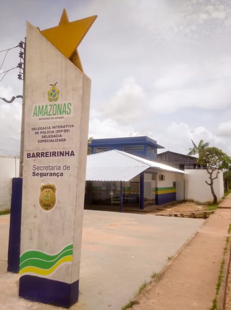 Detentos serram grades de cela e fogem de delegacia no interior do Amazonas