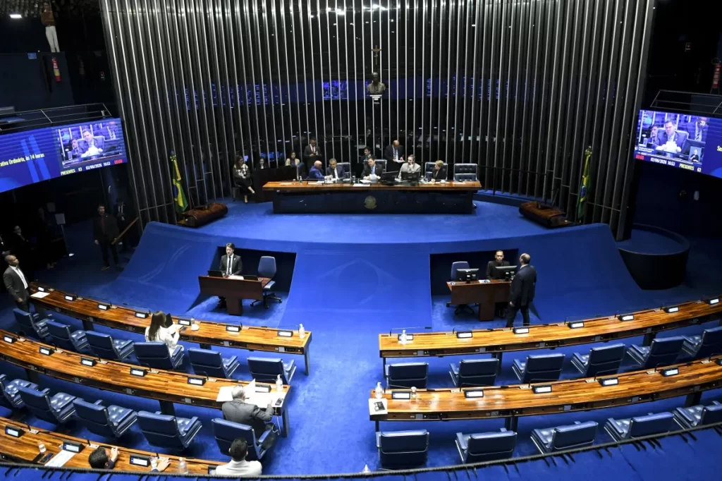 Senado aprova “pauta-bomba” dos agentes de saúde; impacto é de R$ 28 bilhões