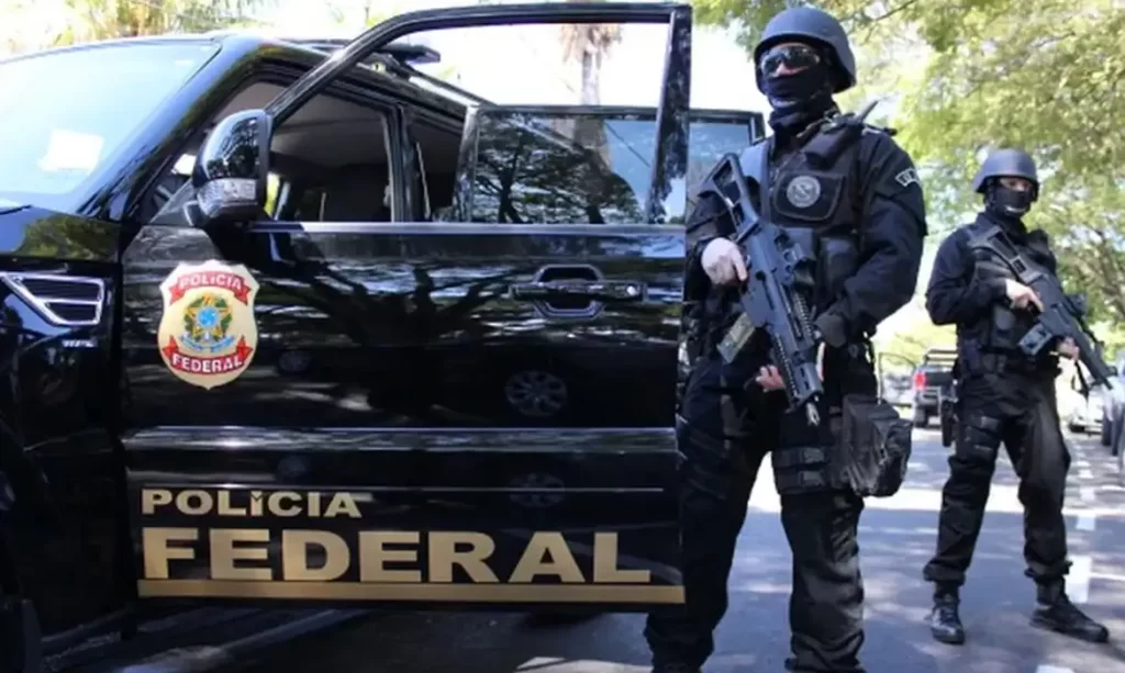 Polícia Federal faz nova fase de operação sobre ligação de políticos com Comando Vermelho