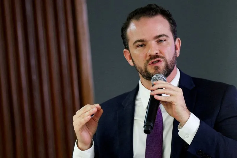 Governo segue compromisso com ajusta fiscal e dívida pública, diz Dario Durigan