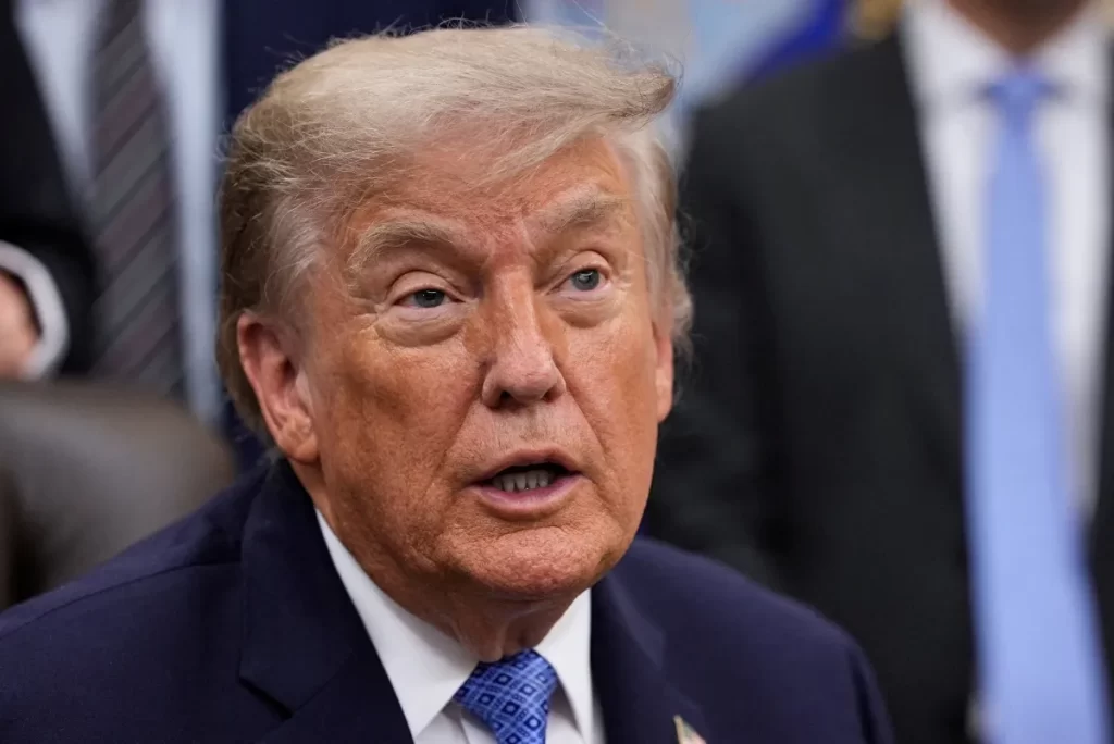 Donald Trump diz que recuou sobre pedágio em Ormuz a pedido de nações do Golfo