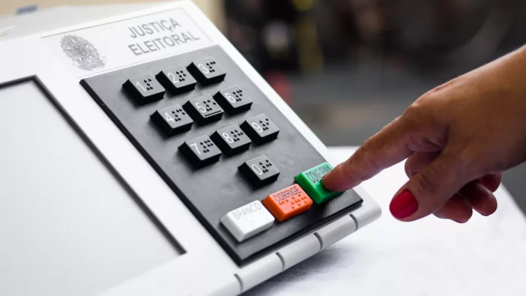 Eleitorado brasileiro no exterior cresce 32% para as eleições de 2026