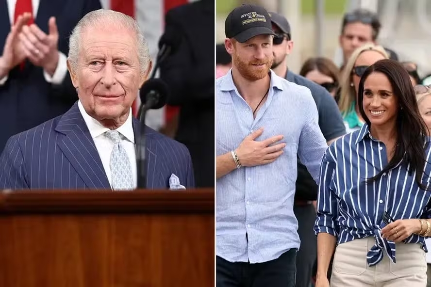 Rei Charles recebe príncipe Harry, Meghan e os dois filhos do casal, diz TV britânica