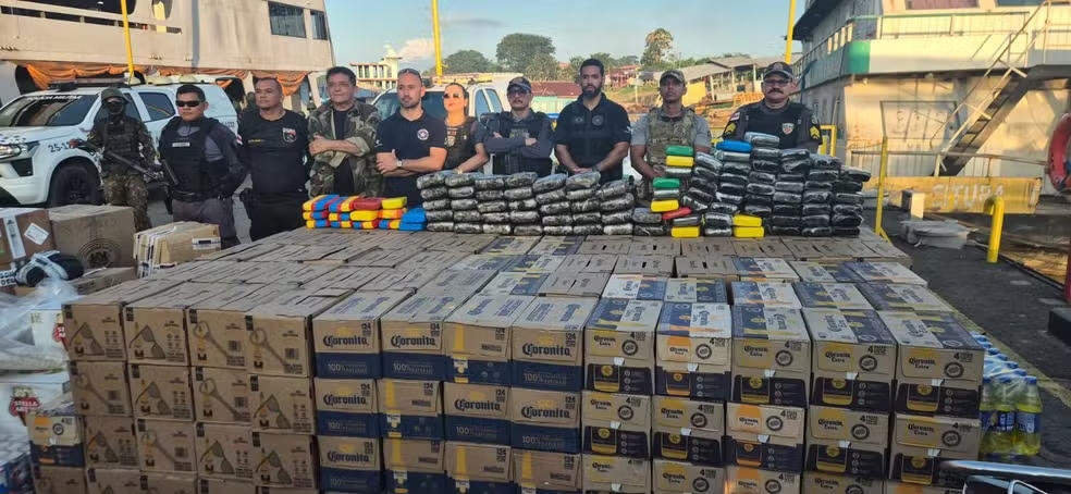 PMAM apreende mais de 110 kg de drogas escondidos em pneus e sofá em barco no interior do Amazonas