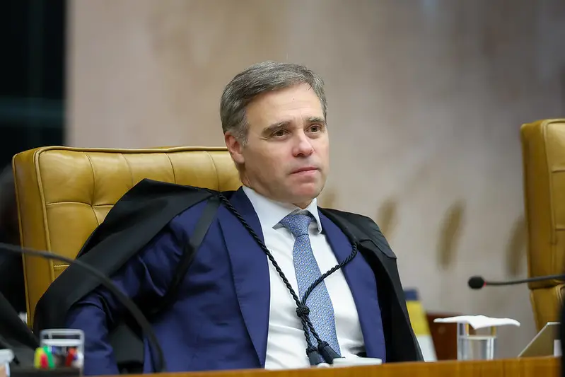 André Mendonça deve rejeitar pedido da PGR para enviar caso Lulinha à primeira instância