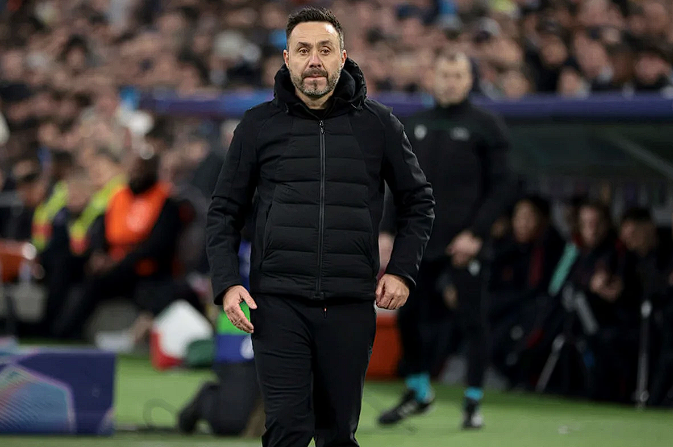 Técnico levou time do Tottenham para beber em meio à luta contra o Z-3