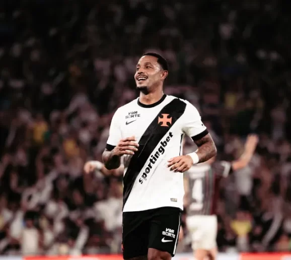 Jogador do Vasco é alvo de operação contra tráfico de drogas e armas no Rio de Janeiro