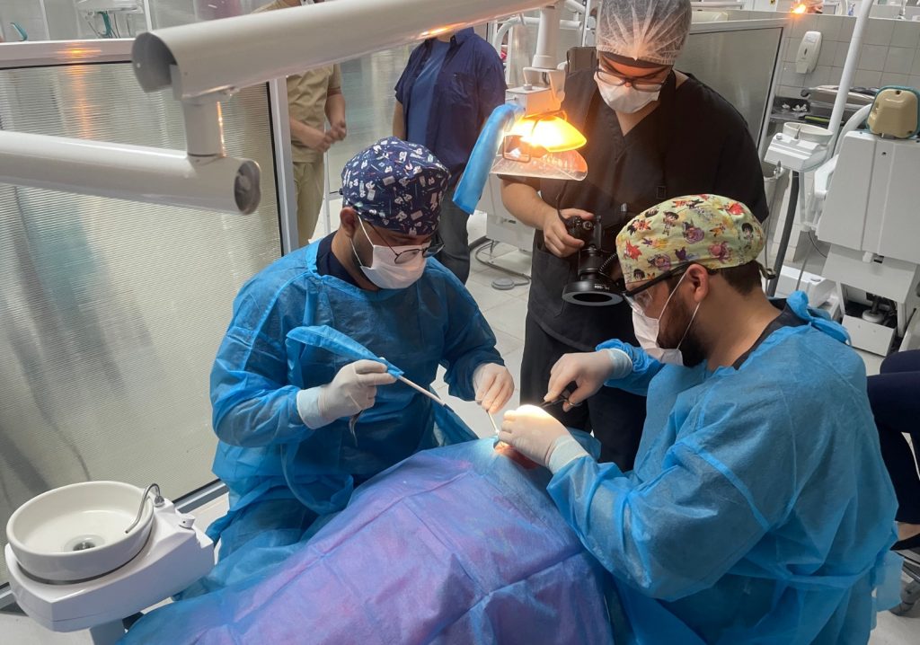 “Mês do Sorriso”: clínicas ofertam prevenção e saúde bucal acessível até o fim do mês
