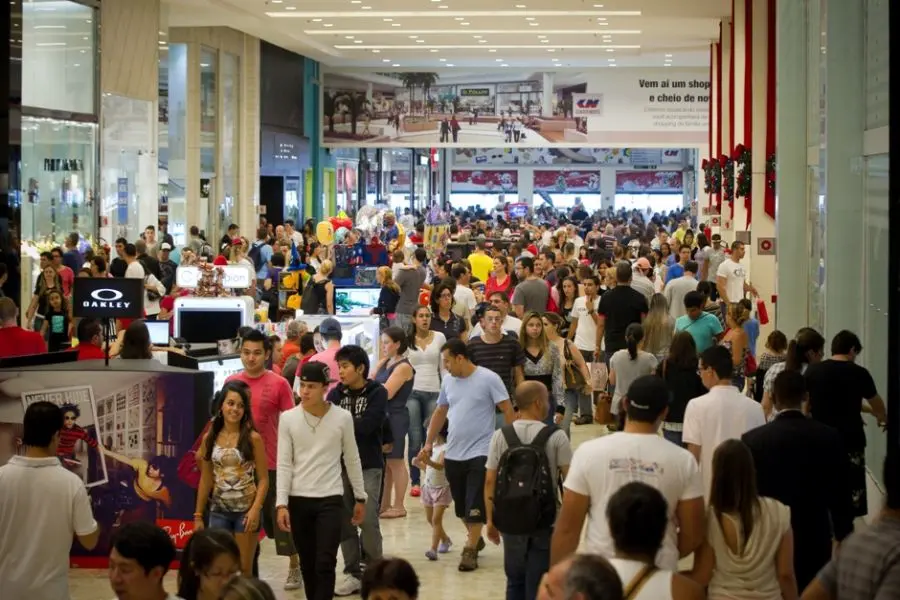 Dia dos Pais: Shoppings projetam R$ 4,4 bilhões, mas consumidor segue cauteloso