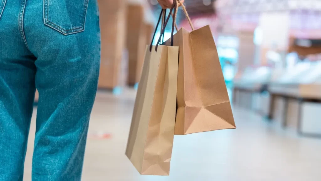 Dia dos Pais: Shoppings projetam R$ 4,4 bi, mas consumidor segue cauteloso