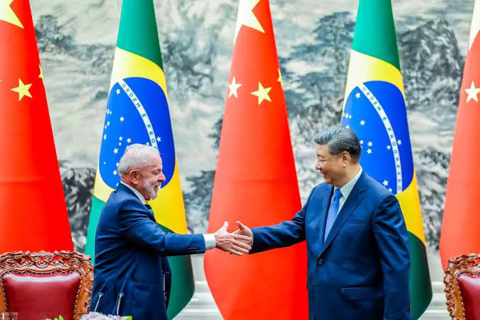 EUA acusam Brasil e outros 40 países de ajudar China a burlar tarifaço
