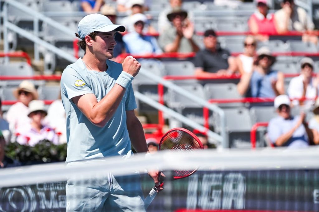 João Fonseca domina ex-top 3 do mundo e segue para a 3ª rodada do Masters de Montreal