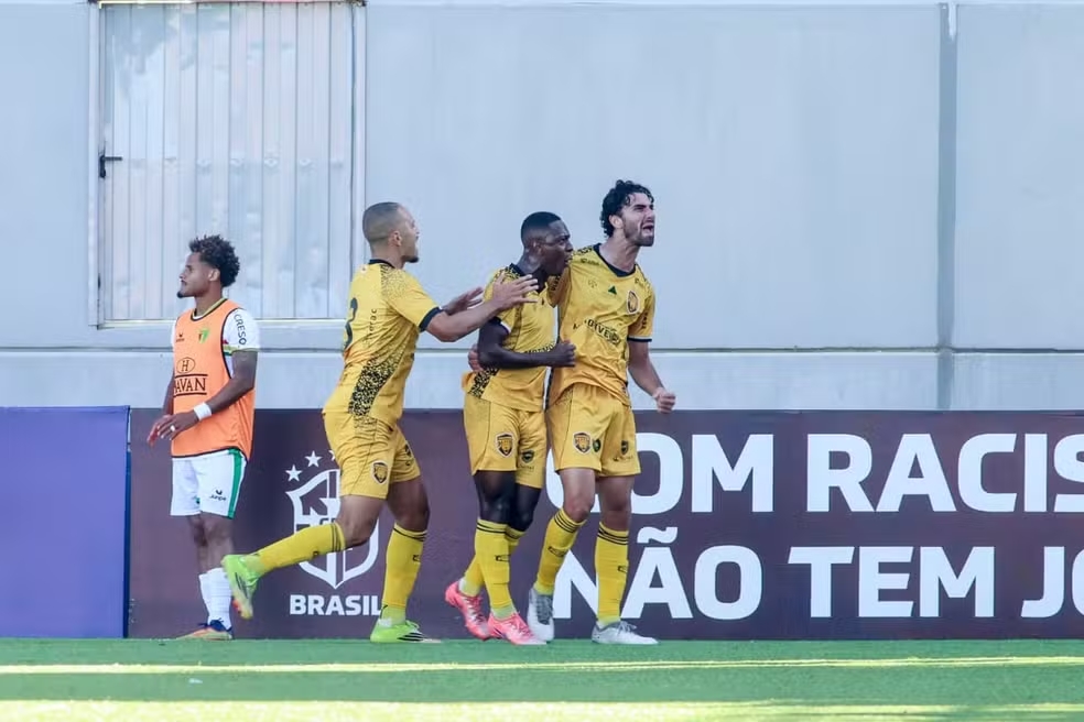 Amazonas FC se livra de transferban e começa a regularizar atletas no BID