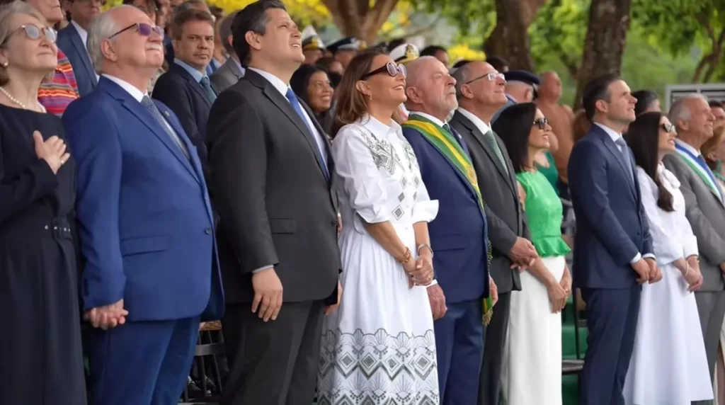 Presidente Lula atuou por presença de Edson Fachin e Davi Alcolumbre no Desfile do 7 de Setembro