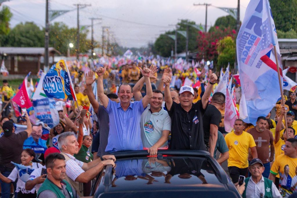 Em Novo Airão, Omar Aziz defende turismo como caminho para gerar emprego e renda