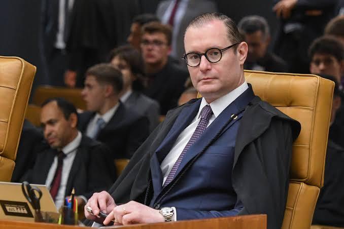 Cristiano Zanin nega pedido de liminar para abrir CPI sobre ministros e caso do Banco Master