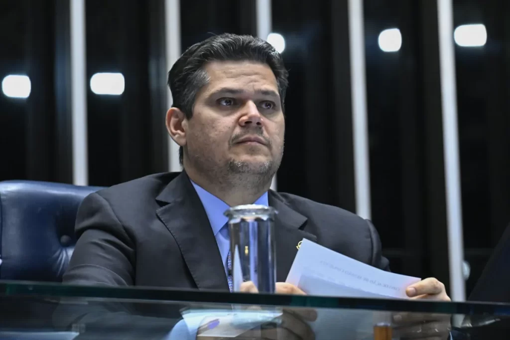 Davi Alcolumbre sinaliza votação da PEC do fim da 6×1 na próxima semana