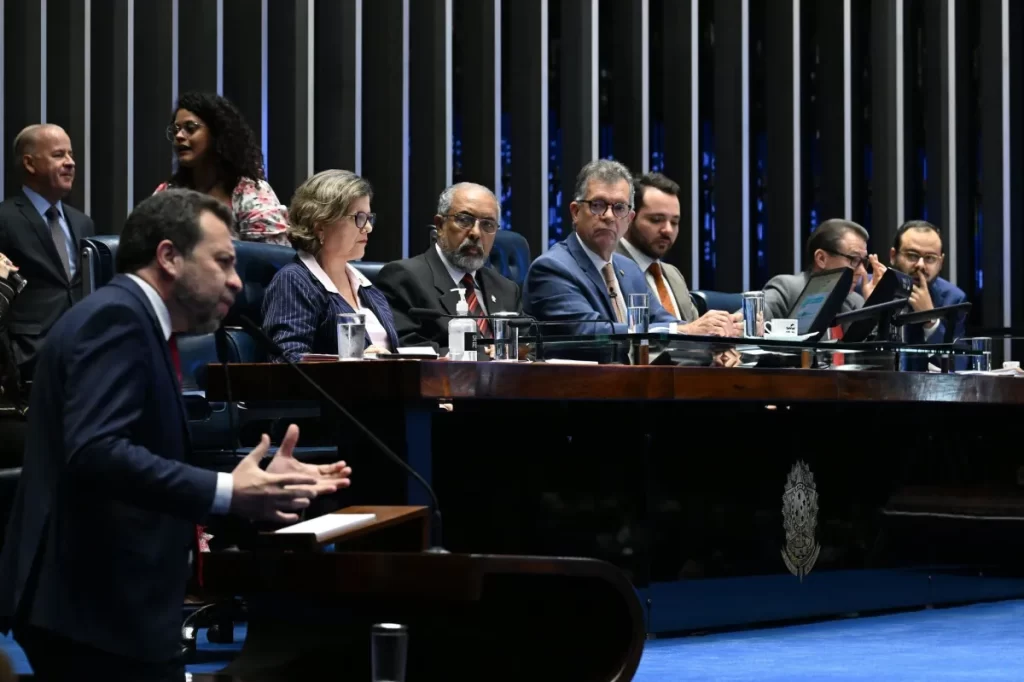 Fim da 6×1: O que prevê a PEC que será votada? Veja perguntas e respostas