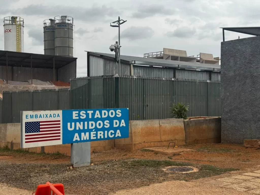 EUA reabrem embaixada e consulados no Brasil um dia após a eleição