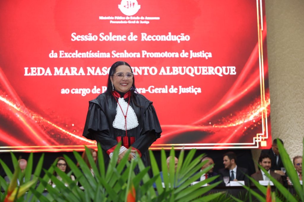 Leda Mara toma posse como PGJ e comandará Ministério Público do Amazonas até 2028
