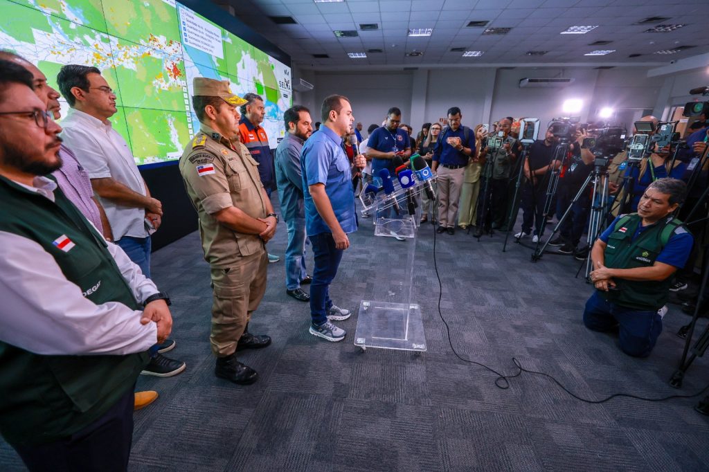 Governador Roberto Cidade reforça atuação estadual no combate às queimadas no Amazonas