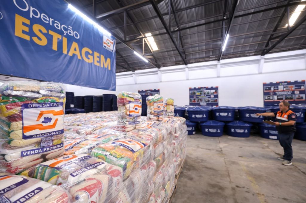 Governo Roberto Cidade envia mais de 13 toneladas de alimentos a Anamã e Rio Preto da Eva