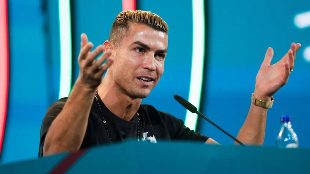 Cristiano Ronaldo acusa Jorge Jesus de quebra de confiança após polêmica