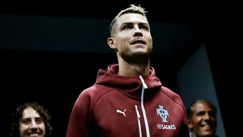 Cristiano Ronaldo só precisa de 39 segundos para pagar multa na seleção