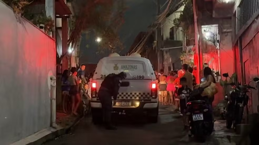 Homem é morto a tiros por dupla em motocicleta na Zona Oeste de Manaus