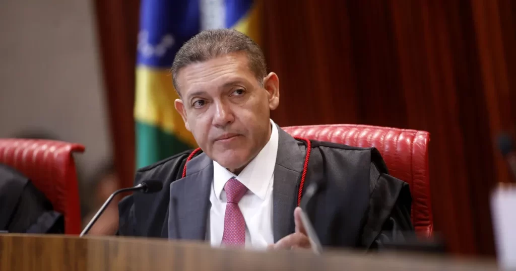 Restrição a canais de WhatsApp deve valer apenas nas eleições de 2028, afirma Nunes Marques