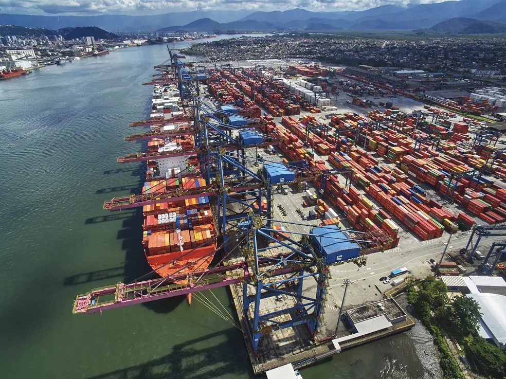 Balança comercial registra superávit de US$ 7,7 bilhões em setembro